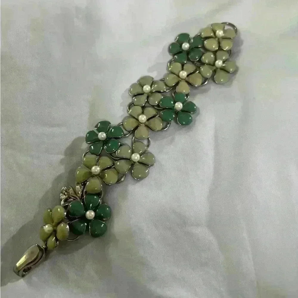 Boutique bracelet shades of green and blue